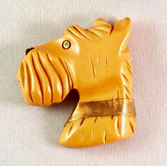 BP248 corn bakelite Schnauzer pin